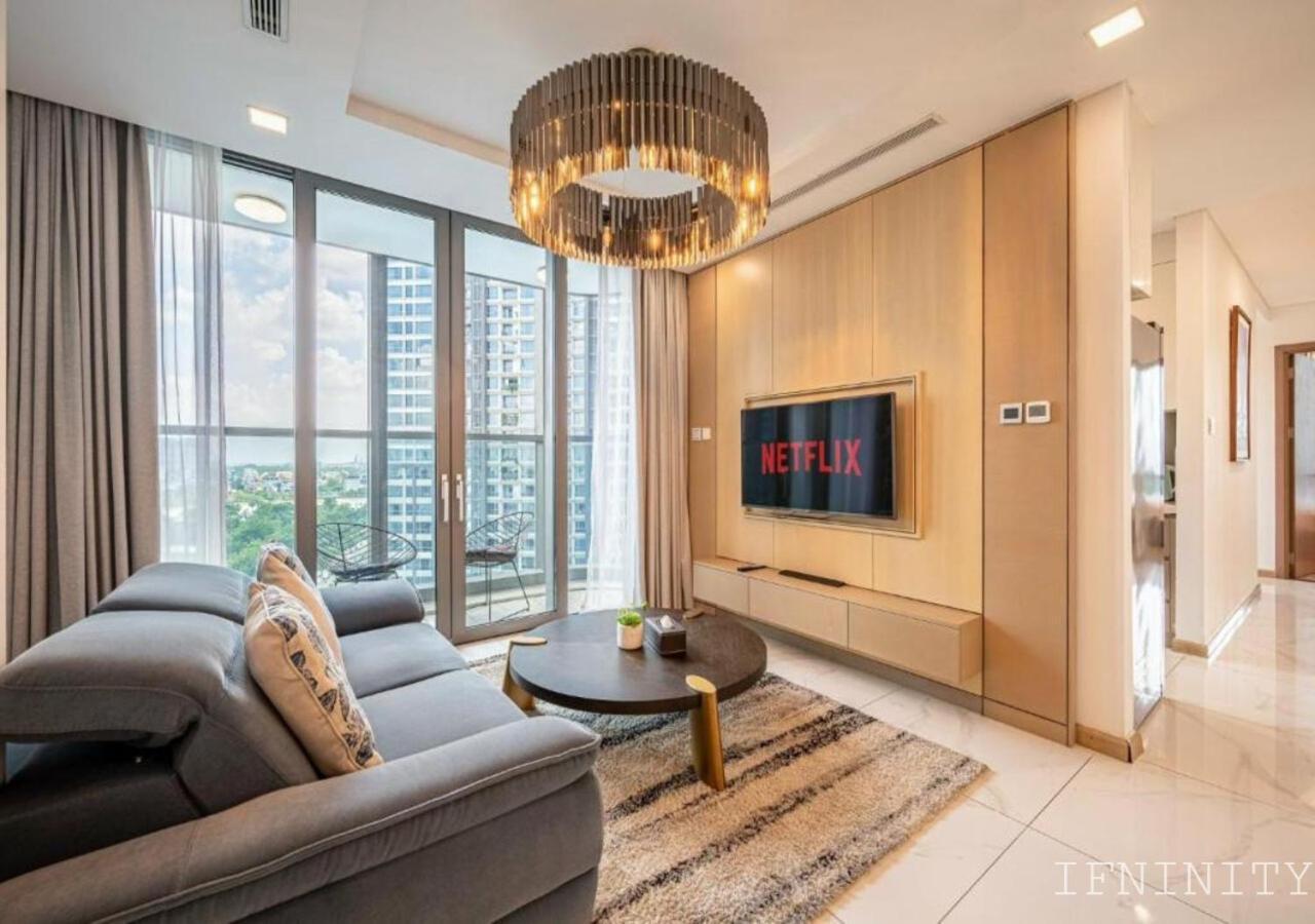 Landmark 81 Infinity Pool - Vip * TP. Hồ Chí Minh